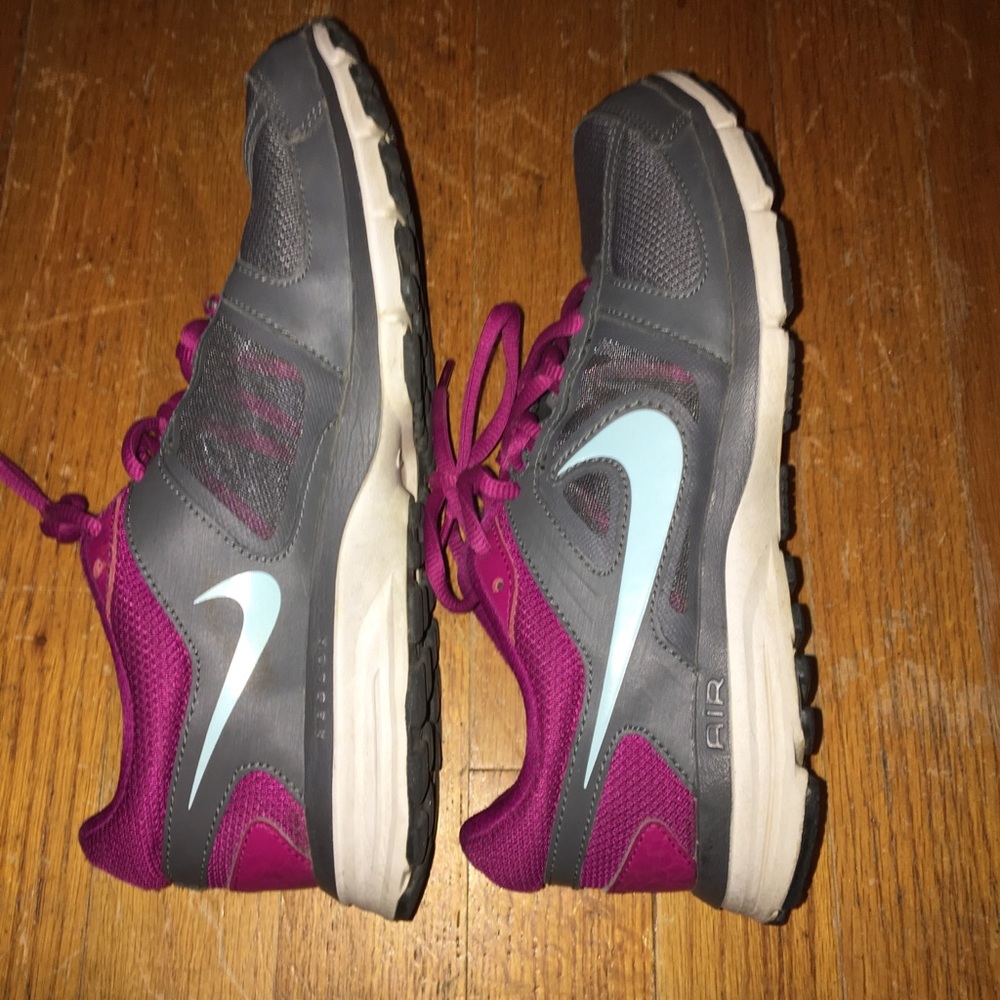 Nike tennis shoes